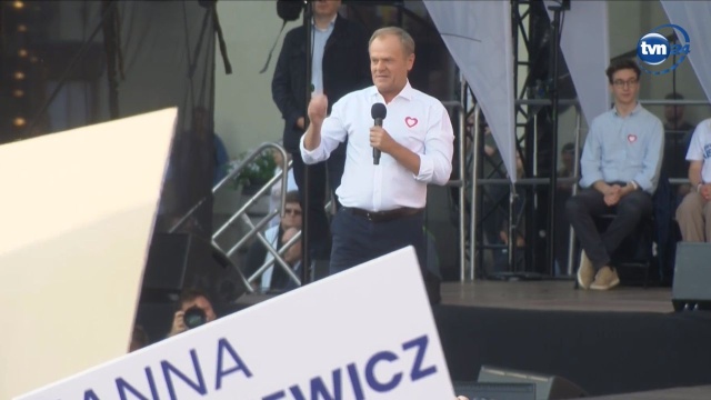 Zjednoczona Europa to jedyny sposób, by uniknąć wojny - tak na placu Zamkowym w Warszawie mówił premier Donald Tusk. Wiec został zorganizowany dla uczczenia 35. rocznicy wyborów 4 czerwca 1989 roku.