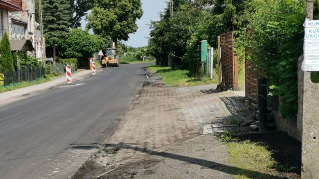 Najbardziej zniszczone odcinki drogi w podstargardzkim Trzebiatowie, Pęzinie i Ulikowie zostały wyremontowane na zlecenie Zarządu Dróg Powiatowych.