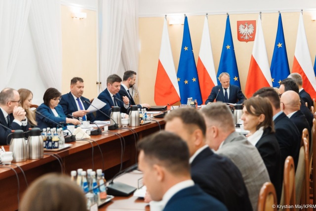 Rząd na wyjazdowym posiedzeniu obradował w poniedziałek w Białymstoku. Głównym tematem posiedzenia Rady Ministrów było bezpieczeństwo na terenie przy granicy z Białorusią.