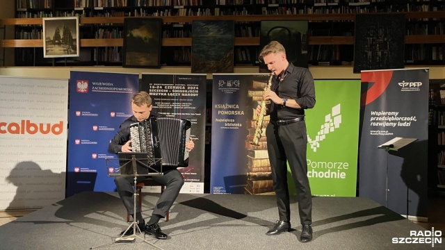 Koncertem Vivaldi Forever - Cztery Pory Roku, w wykonaniu MurasBrzezina Duo, zainaugurowany został w sobotę w Książnicy Pomorskiej 20. Międzynarodowy Festiwal Muzyczny Sacrum Non Profanum.