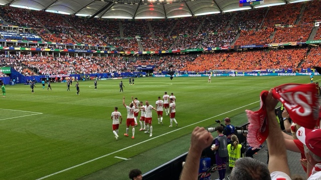 Piłkarska reprezentacja Polski przegrywa z Holandią 1:2 w meczu grupy D mistrzostw Europy w Niemczech.