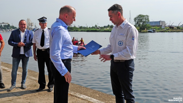 Będzie bezpieczniej na kąpieliskach w naszym regionie. 450 tysięcy złotych dofinansowania od Urzędu Wojewódzkiego dla ratownictwa wodnego.