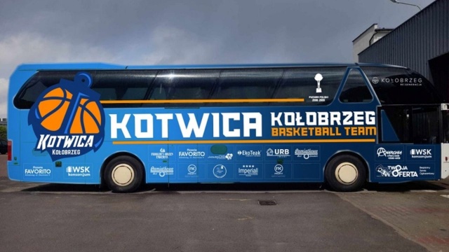 Koszykarska Kotwica kupiła klubowy autokar. Do takiego kroku Czarodziejów z Wydm zmusiła geografia.