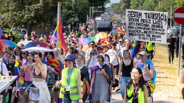 Na ulicach zrobiło się kolorowo - w Szczecinie wystartował Marsz Równości.