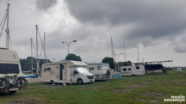 W Świnoujściu od początku lipca, domy na kółkach nie mają możliwości wjazdu na dostępne do tej pory place parkingowe.