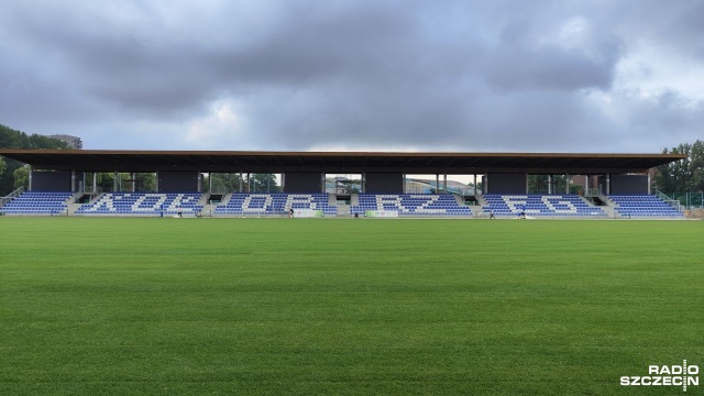 Pierwszy etap modernizacji kołobrzeskiego stadionu został zakończony. Chodzi o wymianę murawy, na której już w ten weekend zagra pierwszoligowa Kotwica.