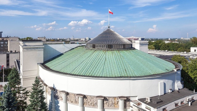 Zakończyła się niejawna część posiedzenia Sejmu. Posłowie debatowali o odwołaniu dwóch członkiń Państwowej Komisji do spraw przeciwdziałania pedofilii - Hanny Elżanowskiej i Barbary Chrobak.