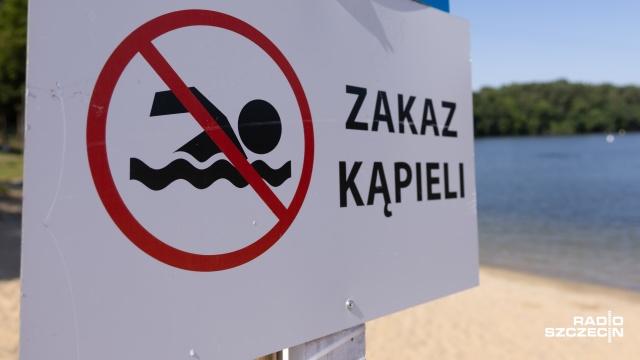 Dwa kąpieliska w regionie z czerwoną flagą. To kąpielisko w Stepnicy nad Zalewem Szczecińskim oraz plaża miejska w Szczecinku nad jeziorem Trzesiecko.