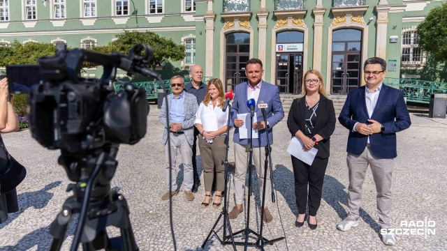 Zaledwie kilka dni po wakacyjnej przerwie technicznej, szczecińska pływalnia znów nie przyjmuje gości. Radni klubu PiS interpelują i pytają prezydenta Krzystka o dalsze losy Floating Areny.