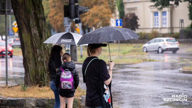 Na zachodzie Polski dziś ochłodzenie. Instytut Meteorologii i Gospodarki Wodnej prognozuje deszcz.