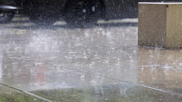 Trudna sytuacja pogodowa także na południowym wschodzie. Dla tego obszaru Instytut Meteorologii i Gospodarki Wodnej wydał najwyższy stopień ostrzeżenia przed silnym deszczem z burzami.