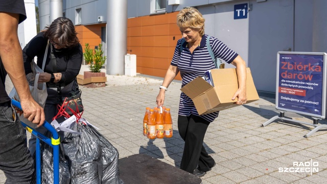 Hala Netto Areny w Szczecinie wypełnia się artykułami potrzebnymi powodzianom z południa kraju.