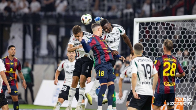 Pogoń Szczecin pokonała warszawską Legię 1:0 (0:0) w hicie 9. kolejki piłkarskiej ekstraklasy.