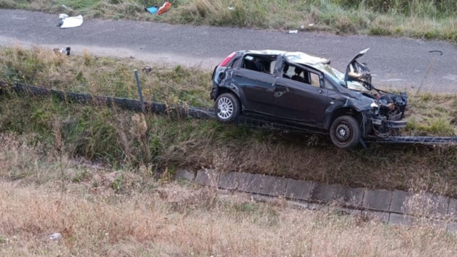 Na S3 - przed Węzłem Pyrzyce, nitka w kierunku Gorzowa - samochód wypadł z drogi i dachował.