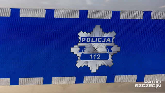 Mieszkaniec Szczecina chwalił się koledze, że jest poszukiwany przez policję, ale dobrze się ukrywa, bo go jeszcze nie złapali. Rozmowy słuchali funkcjonariusze w cywilu, którzy zatrzymali mężczyznę.