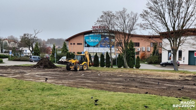 W Kołobrzegu rozpoczęła się budowa nowego lodowiska. Zostanie ono uruchomione jeszcze w tym miesiącu.