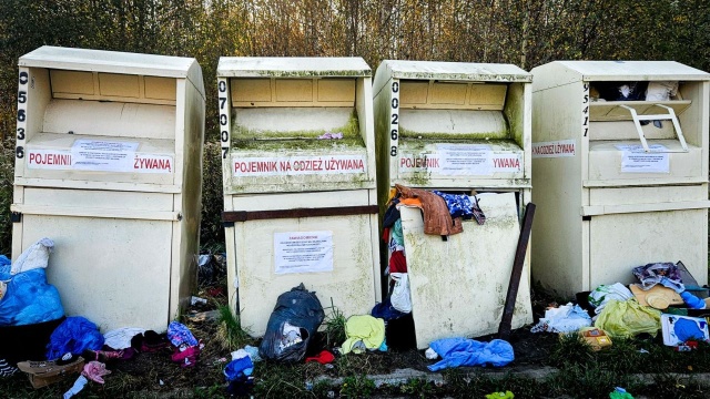 Część pojemników na odzież używaną zniknęła z ulic Stargardu. Sprzątnęło je miasto, na bałagan wokół pojemników i podrzucane śmieci skarżyli się mieszkańcy.