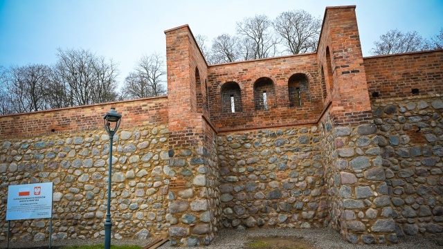 Ponad 800 tysięcy złotych kosztowała renowacja stargardzkiego muru z XIII wieku.