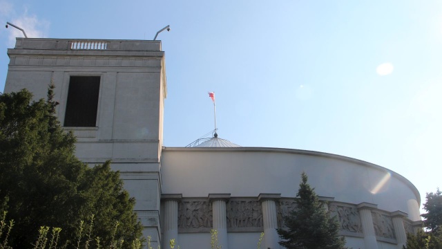 Będzie więcej pieniędzy na produkcję amunicji. Sejm pracował nad rządowym projektem ustawy w tej sprawie. Regulacja wróci do komisji, bo w drugim czytaniu zgłoszono do niej poprawki.