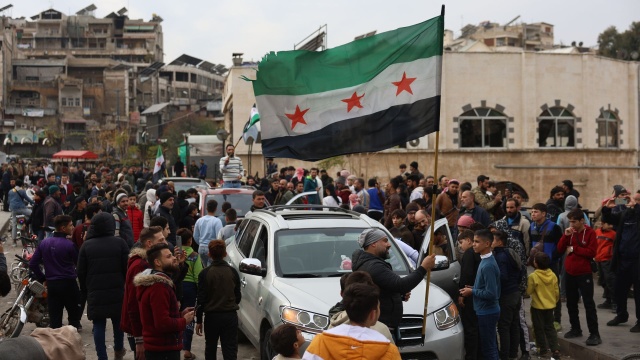 Przed Syrią nadzieja na lepszą przyszłość. W niedzielę syryjscy rebelianci zdobyli stolicę kraju Damaszek i obalili reżim prezydenta Baszara al-Asada.