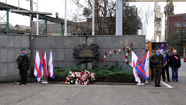 54 lata temu wiec przed szczecińską stocznią im. Adolfa Warskiego zmienił się w wielki pochód do centrum miasta. Manifestujący splądrowali i spalili siedzibę Komitetu Wojewódzkiego PZPR.