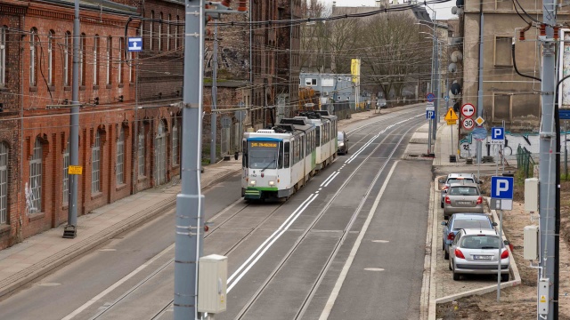 Szczecińska ulica Kolumba ponownie otwarta dla ruchu - po ponad trzech latach kierowcy mogą znów przejechać odcinek między pętlą Pomorzany a Nabrzeżem Wieleckim, a także ulicą Dworcową i Nową. W rejon nadodrzański powróciła dawna organizacja ruchu.