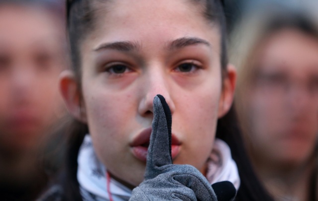 Kilkadziesiąt tysięcy ludzi zablokowało w niedzielę centrum stolicy Serbii, Belgradu, podczas antyrządowego protestu. To kolejna z szeregu masowych demonstracji organizowanych w kraju po tragedii na dworcu kolejowym w Nowym Sadzie.