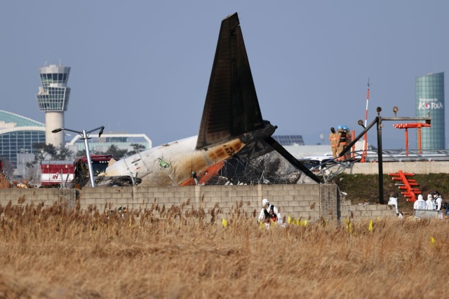 Liczba ofiar śmiertelnych katastrofy samolotu Jeju Air na lotnisku Muan w południowo-zachodniej Korei Południowej wzrosła do 120 - poinformowała w niedzielę straż pożarna.