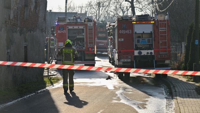 Dwie osoby nie żyją, jedna z ranami postrzałowymi trafiła do szpitala. To bilans pożaru i strzelaniny w miejscowości Skała w powiecie jaworskim na Dolnym Śląsku.