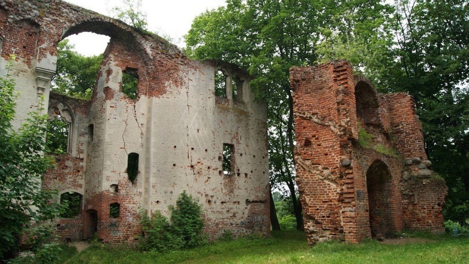 Ruiny zamku w Dobrej. Fot. Gmina Dobra