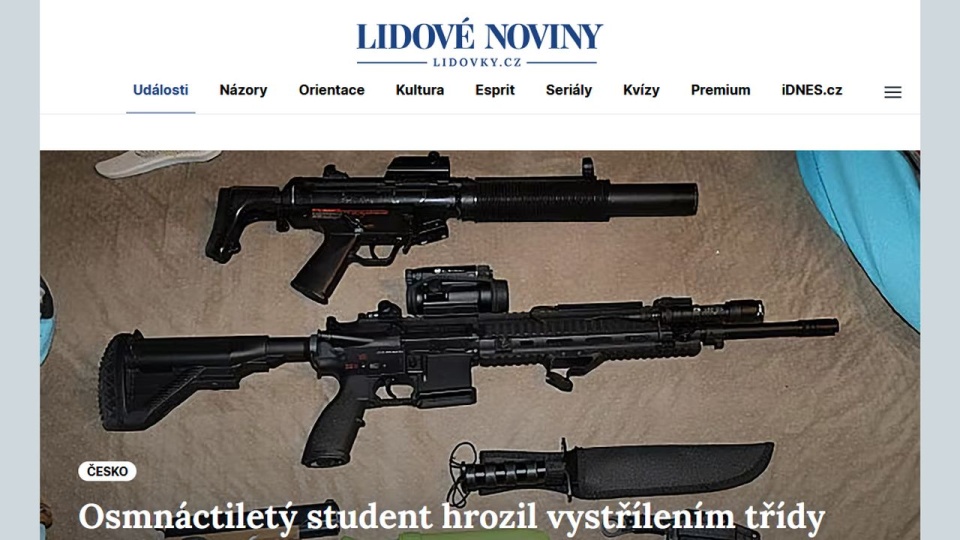 W domu osiemnastolatka kryminalni znaleźli broń pneumatyczną i noże. źródło: https://www.lidovky.cz/domov/praha-8-student-vyhruzky-strelba-policie-zbrane-noze.A241004_112728_ln_domov_halu