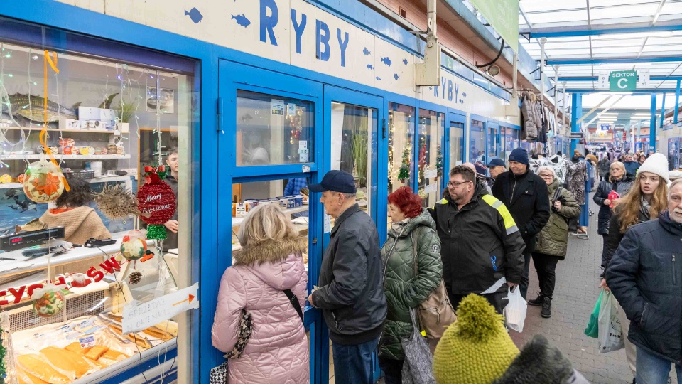 Kurierzy, sprzedawcy, piekarze, czyli kto ma najwięcej pracy przed świętami [WIDEO, ZDJĘCIA]