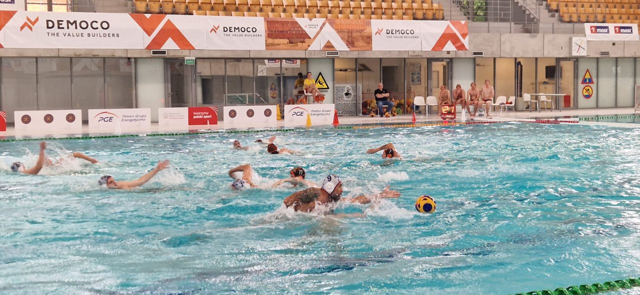 Piłkarze wodni Arkonii rozegrają dziś ostatni mecz turnieju kwalifikacyjnego pierwszej rundy Mistrzostw Polski juniorów młodszych do lat 15 grupy zachodniej.