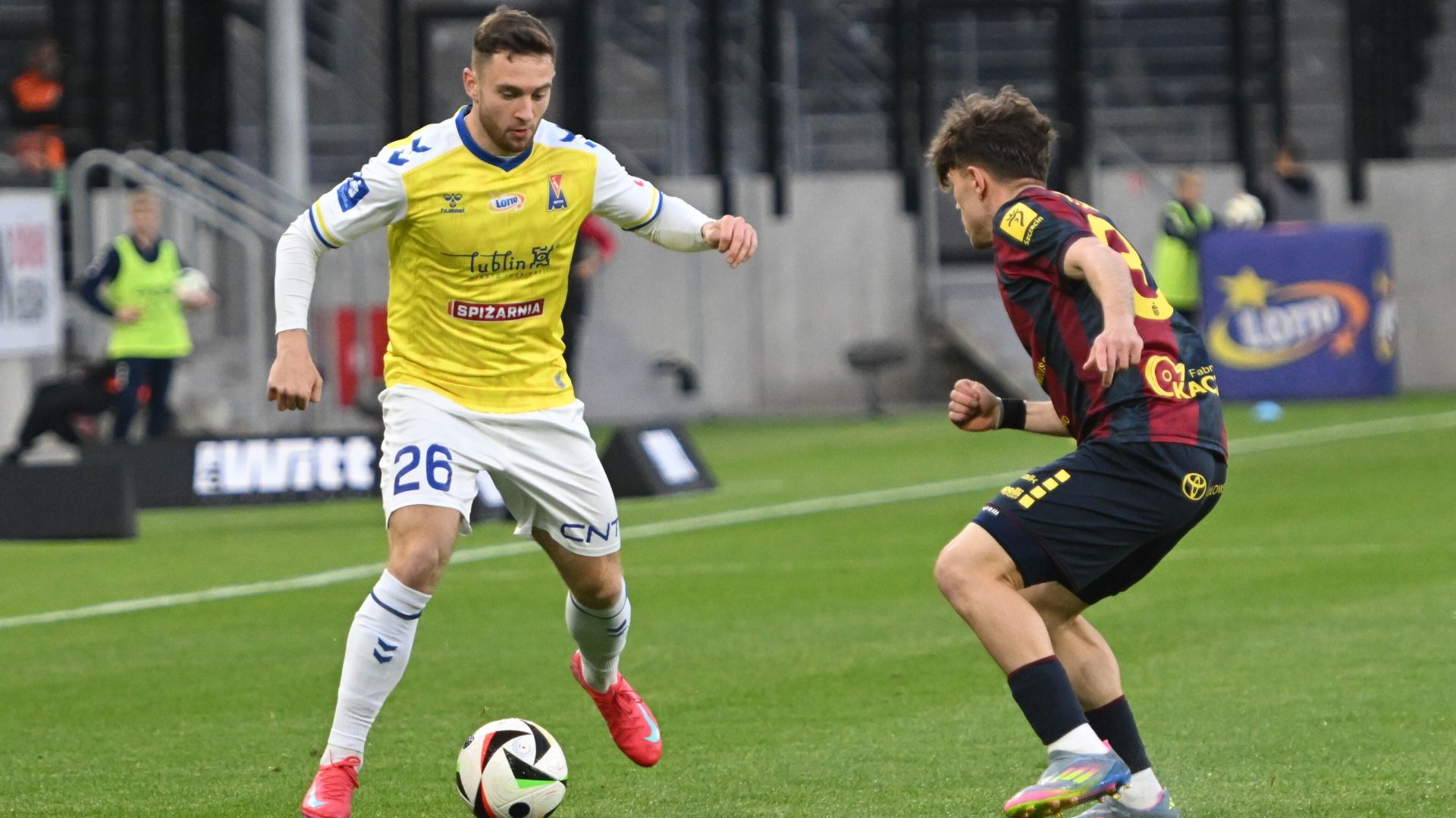 Pogoń Szczecin po dotkliwej (1:5) porażce na inaugurację piłkarskiej Ekstraklasy w Radomiu zechce zrehabilitować się przed własną publicznością, z czego doskonale zdaje sobie sprawę sztab szkoleniowy lubelskiego Motoru, najbliższego przeciwnika Portowców.