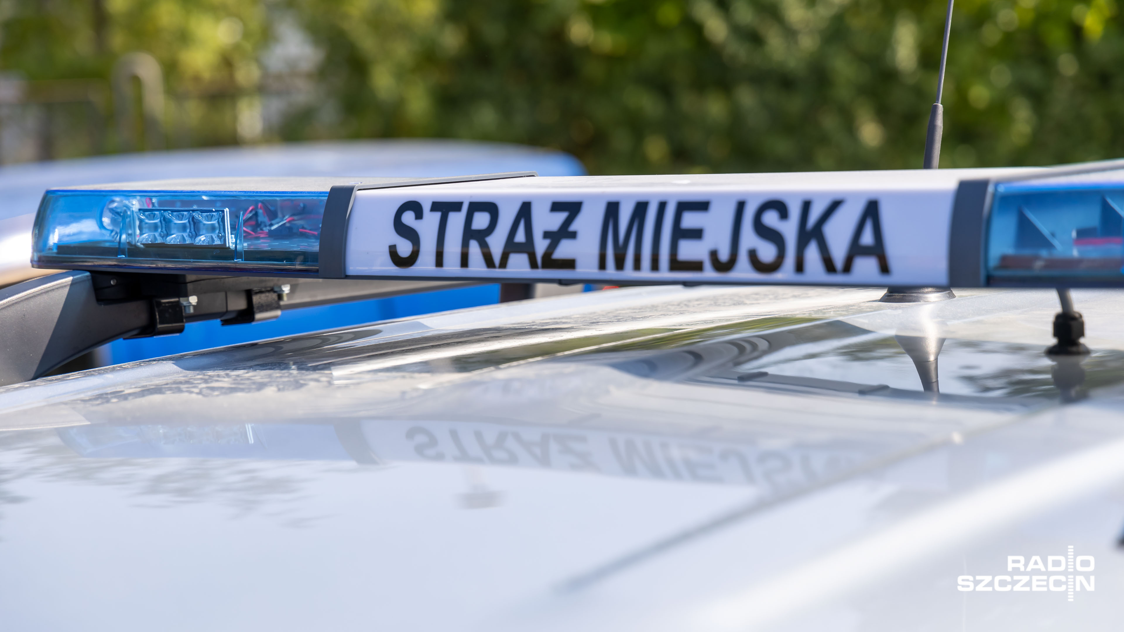 Straż Miejska w Szczecinku dostała nowy samochód, elektryczny Ford Transit Custom.