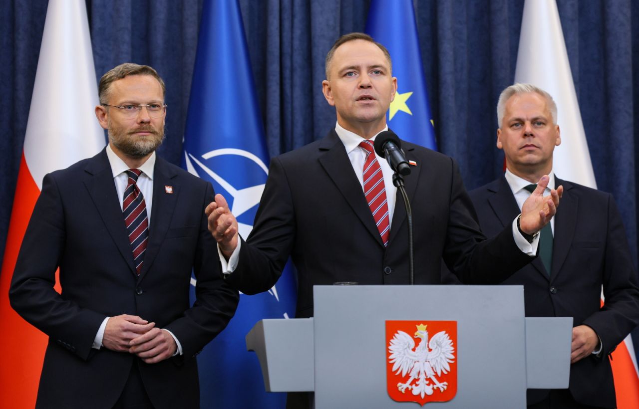 Karol Nawrocki 5 września - podczas powrotu z wizyty w Waszyngtonie - spotka się z papieżem Leonem XIV i premier Włoch Giorgią Meloni. Prezydent - jeszcze jako elekt - zaprosił Donalda Trumpa do Polski - poinformował w środę rzecznik prezydenta Rafał Leśkiewicz.