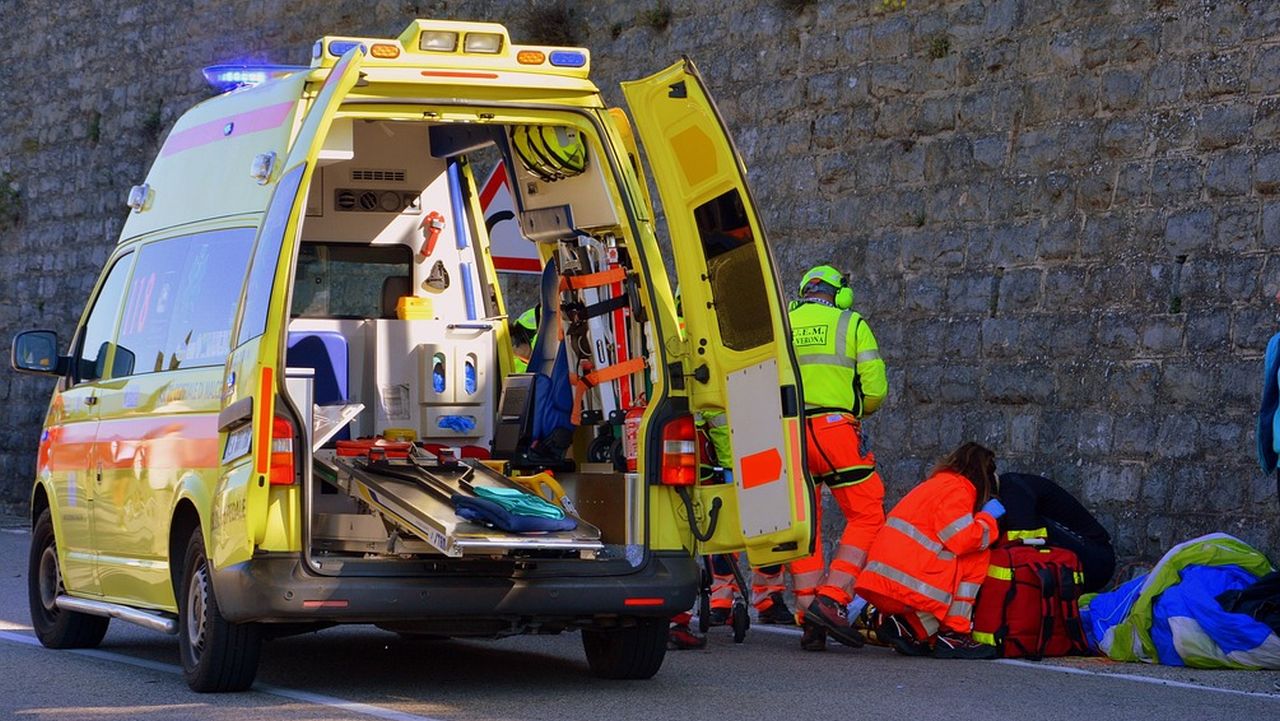 Francuskie władze podały ostateczny bilans porannego ataku na wyspie Olron, u wybrzeży zachodniej Francji.