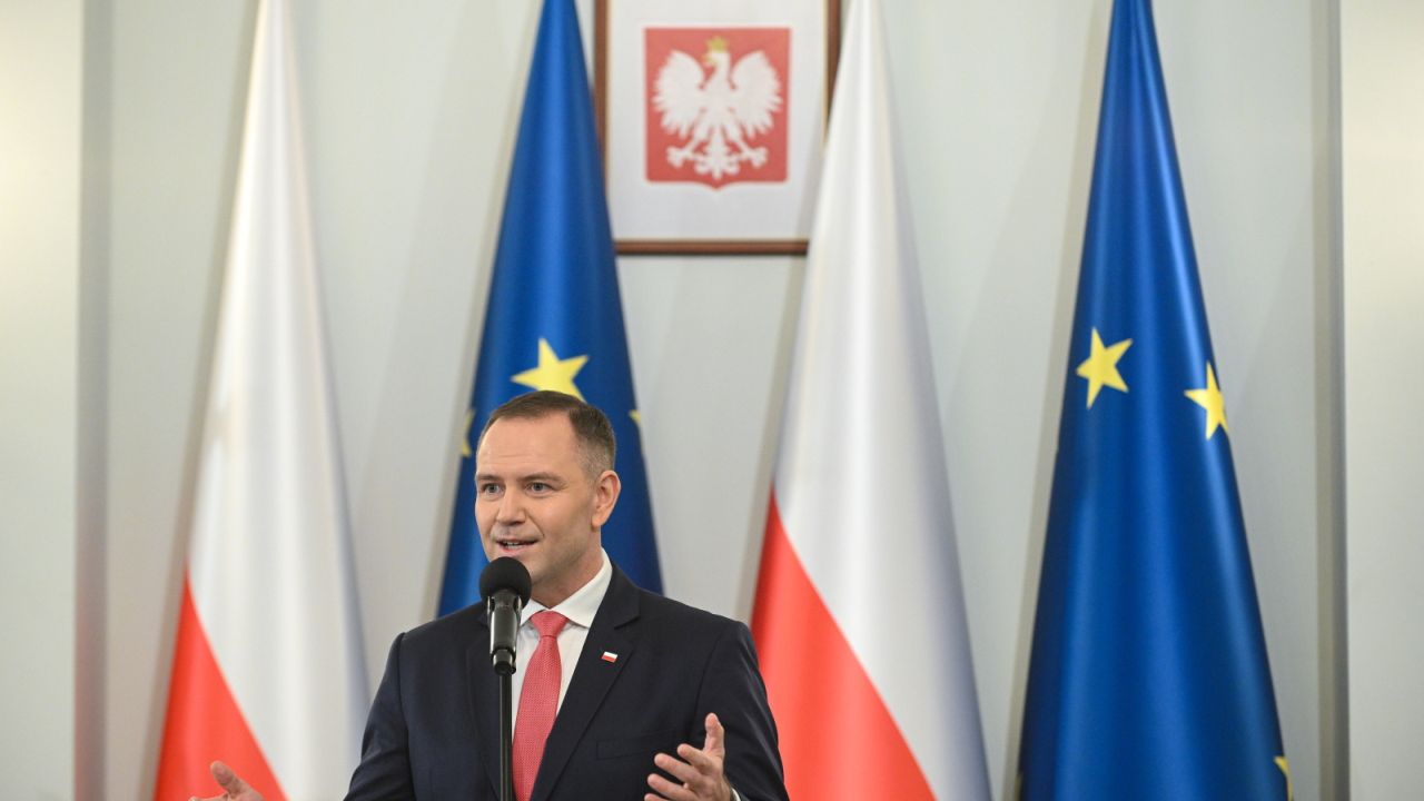 Prezydent Karol Nawrocki notuje wysokie zaufanie społeczne - szczególnie w najmłodszej grupie wiekowej. Politycy z regionu skomentowali w Radiu Szczecin na Wieczór wyniki ostatnich sondaży Centrum Badania Opinii Społecznych.