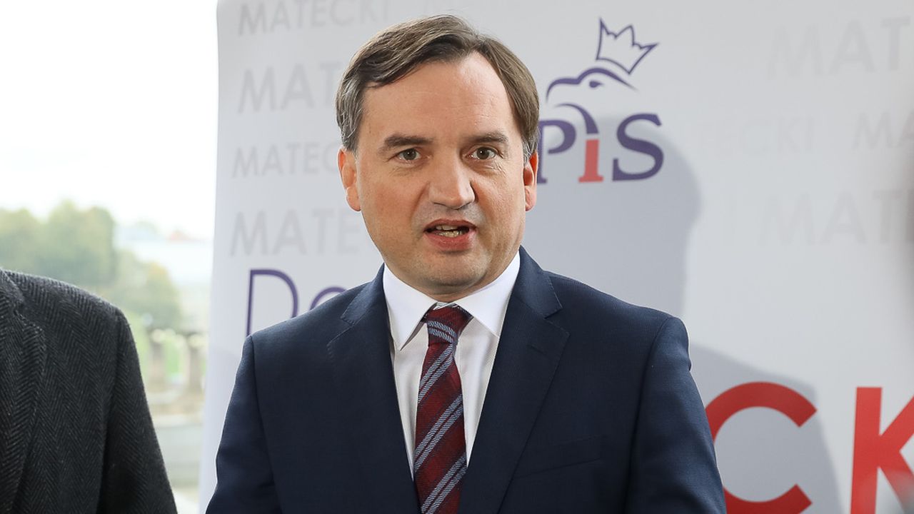 Drugi dzień posiedzenia Sejmu. Posłowie zajmą się między innymi wnioskiem o uchylenie immunitetu Zbigniewowi Ziobrze oraz wyrażeniem zgody na jego zatrzymanie i aresztowanie.