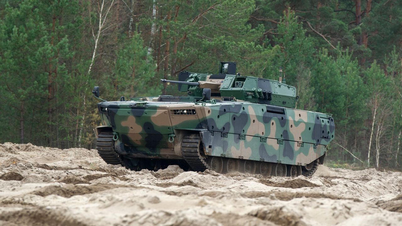 Pierwsze, seryjne Borsuki zostaną w czwartek przekazane siłom zbrojnym. Producent bojowych wozów piechoty, Huta Stalowa Wola, przekaże piętnaście egzemplarzy pojazdów.