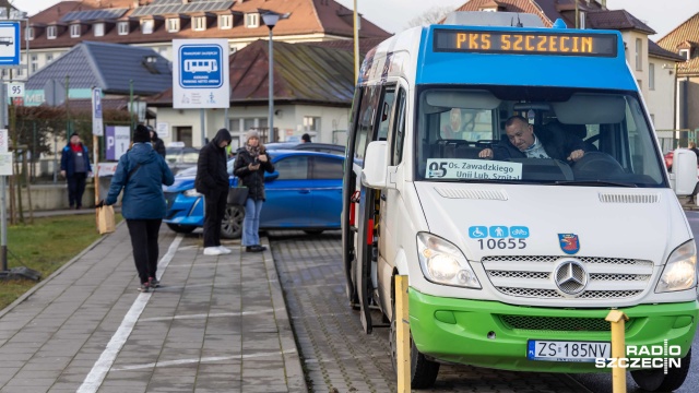 Fot. Robert Stachnik [Radio Szczecin] Przy Unii Lubelskiej nie ma gdzie parkować. Codziennie interweniuje Straż Miejska [WIDEO, ZDJĘCIA]