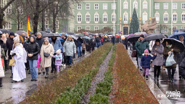 Fot. Robert Stachnik [Radio Szczecin] Kolorowy Orszak przeszedł ulicami miasta [WIDEO, ZDJĘCIA]