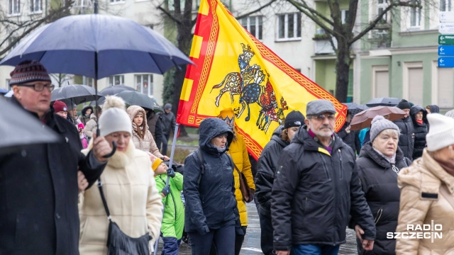 Fot. Robert Stachnik [Radio Szczecin] Kolorowy Orszak przeszedł ulicami miasta [WIDEO, ZDJĘCIA]