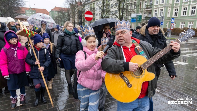 Fot. Robert Stachnik [Radio Szczecin] Kolorowy Orszak przeszedł ulicami miasta [WIDEO, ZDJĘCIA]