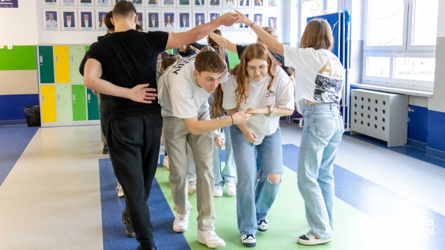 Fot. Robert Stachnik [Radio Szczecin] Trwają przygotowania licealistów do zbliżających się studniówek [WIDEO, ZDJĘCIA]