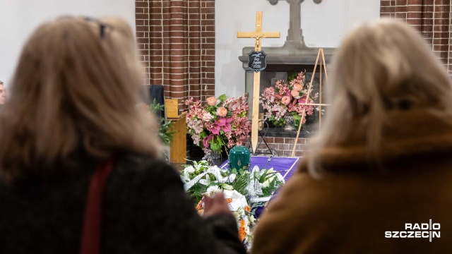 Fot. Robert Stachnik [Radio Szczecin] Bliscy i przyjaciele pożegnali red. Jerzego Szafulskiego [ZDJĘCIA]