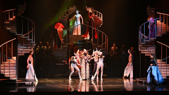 Fot. PAP/Marcin Bielecki Przed premierą "Czarodziejskiego fletu" w Operze na Zamku [ZDJĘCIA]