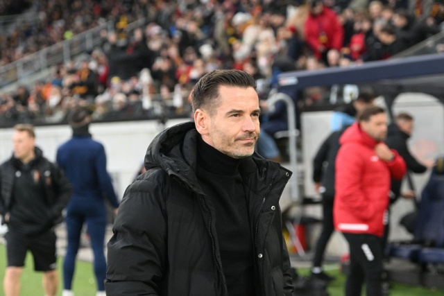 Trener Pogoni Szczecin Robert Kolendowicz. Fot. PAP/Marcin Bielecki Piłkarski szlagier w Szczecinie. Lech rozbił Pogoń [WIDEO, ZDJĘCIA]