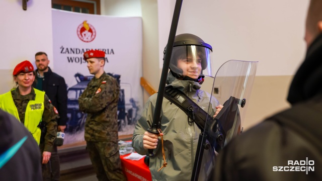 Fot. Robert Stachnik [Radio Szczecin] Wojskowe zajęcia na Politechnice Morskiej. "Szkolenie powinno być obowiązkowe" [WIDEO, ZDJĘCIA]