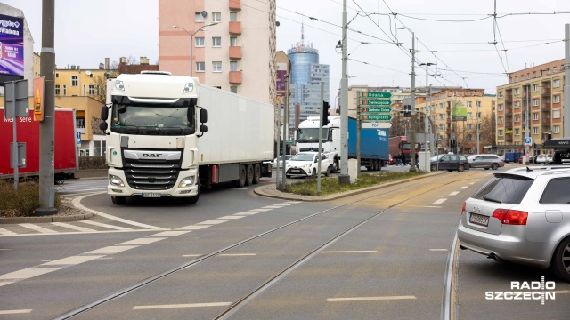 Fot. Robert Stachnik [Radio Szczecin] Zablokowane centrum Szczecina. Protest transportowców [WIDEO, ZDJĘCIA]